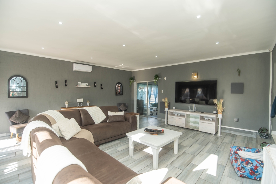 6 Bedroom Property for Sale in Sherwood Eastern Cape